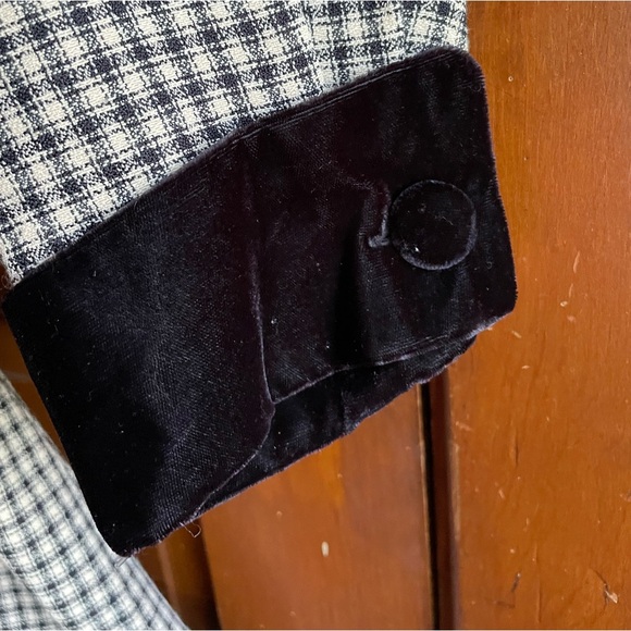 Vintage 90s Benson and Smith Plaid w/ Velvet Trim button-down fitn-flair coat s9 - Picture 5 of 11